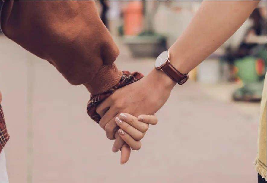 重庆商务调查取证：儿媳初次到婆婆家聊什么